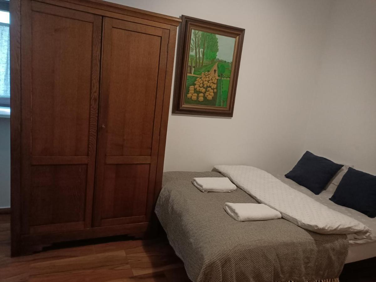 Gniazdo W Felicjanowie Uniejow Esterno foto
