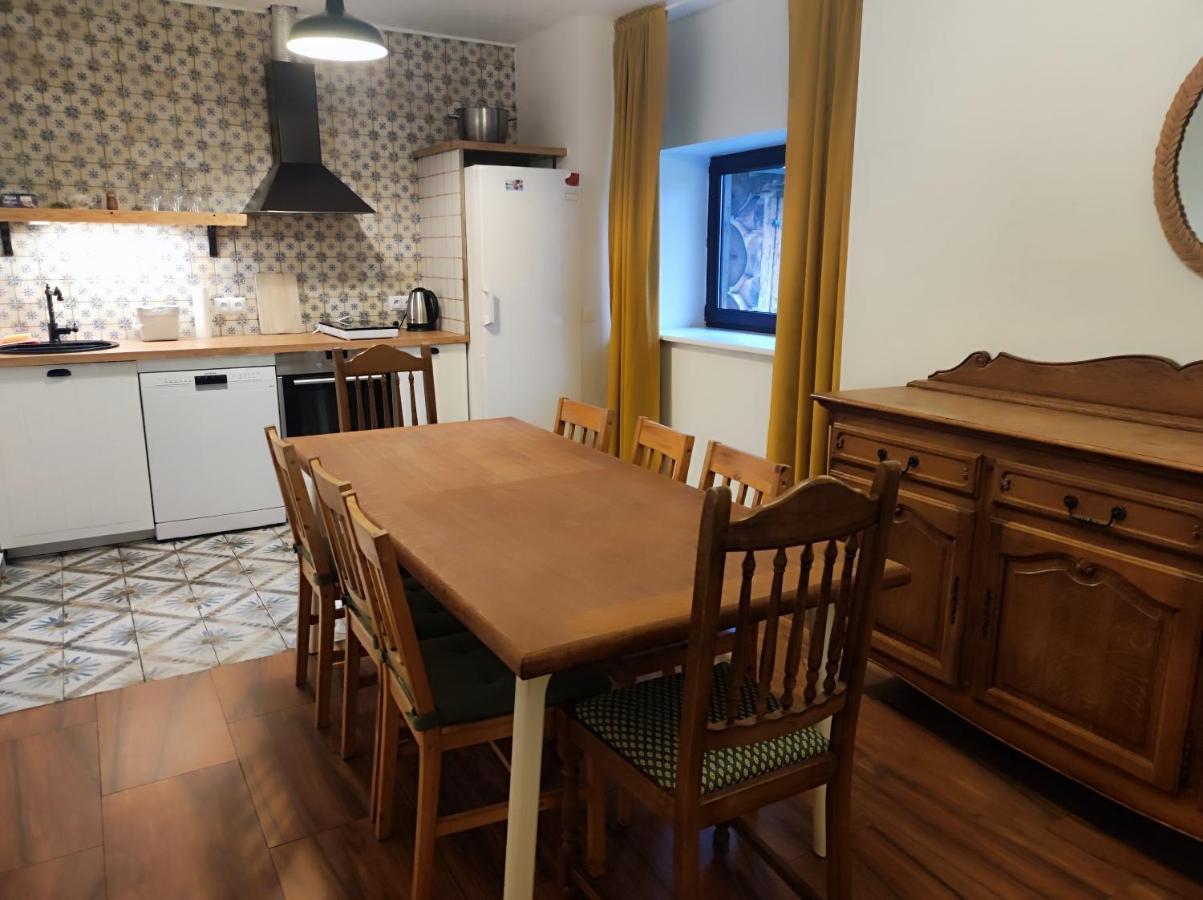 Gniazdo W Felicjanowie Uniejow Esterno foto