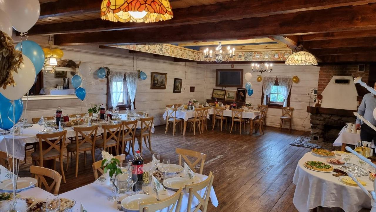 Gniazdo W Felicjanowie Uniejow Esterno foto