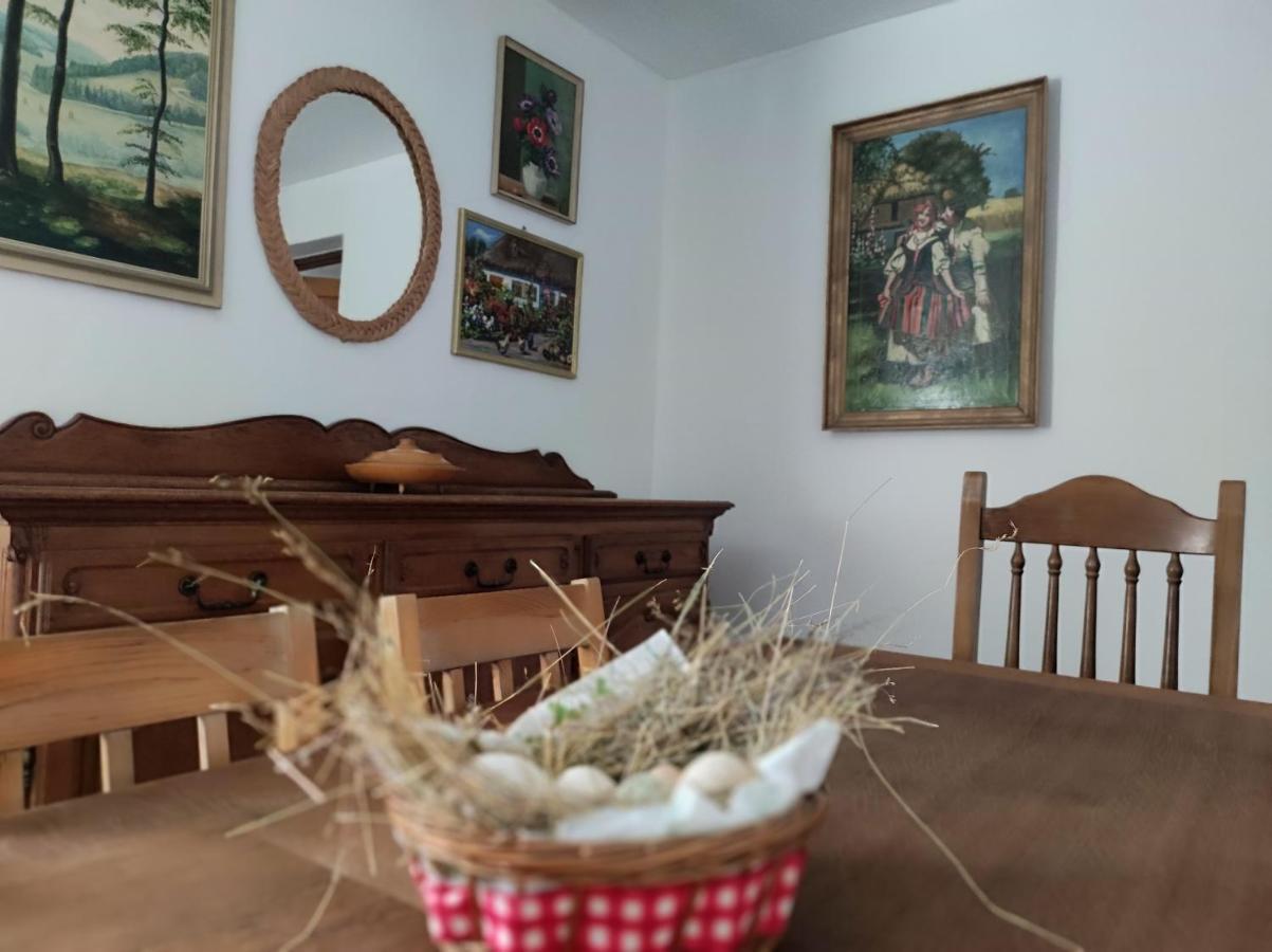 Gniazdo W Felicjanowie Uniejow Esterno foto